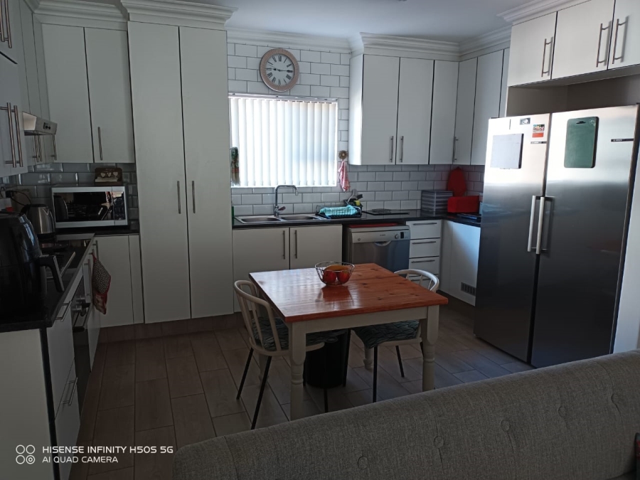 3 Bedroom Property for Sale in Groot Brakrivier Central Western Cape